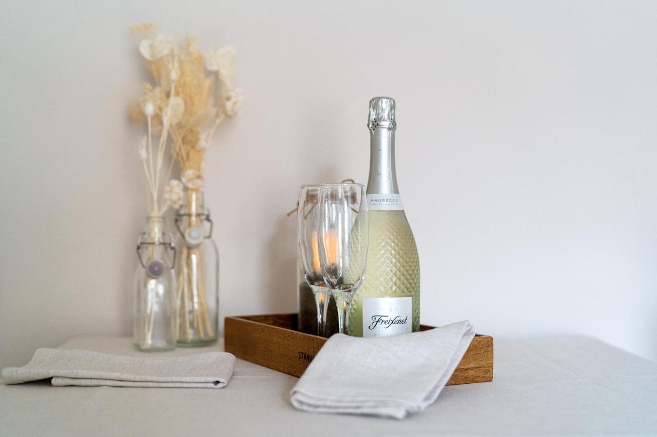 Appartamento Stowaways Loft Whitby Esterno foto